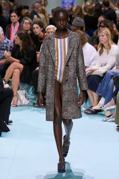 Look 8